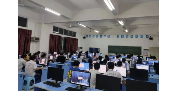 興國(guó)學(xué)生電子信息 大亞灣眾凱教育以貼心服務(wù)賦能信息技術(shù)咨詢